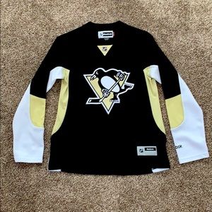 Ladies Pittsburgh Penguins Shirt